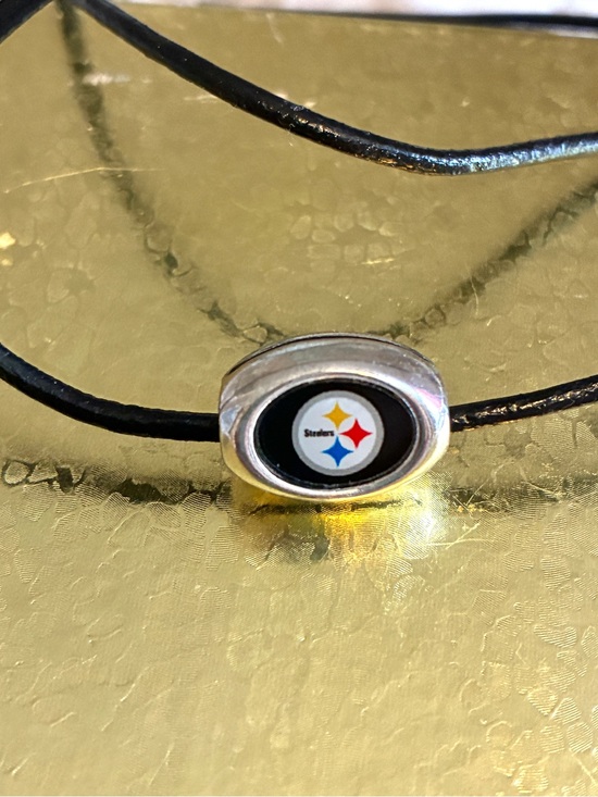 Avon Jewelry - Pittsburgh Steelers AVON Bead Necklace